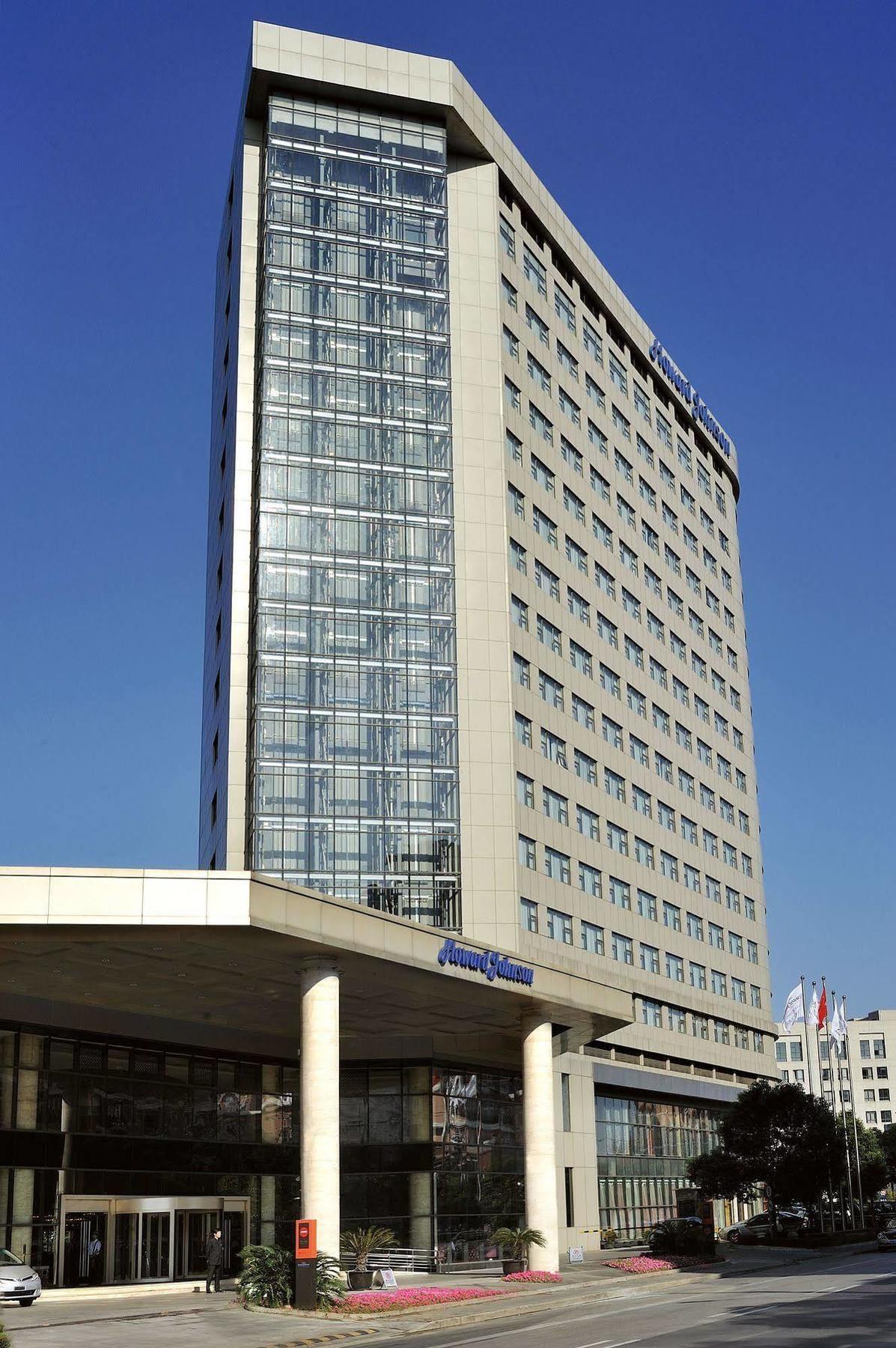 Howard Johnson Caida Plaza Shanghai Hotel Exterior photo